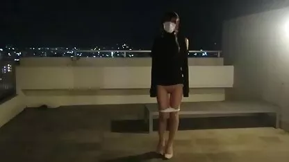 Atlet vidio xxx com jepang jockpussy muda dengan tongkat besar naik di belakang ibu, transeksual.