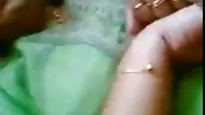 Seorang wanita menggoda memberi Anda blowjob video sek jepang dan kemudian tukang ledeng.