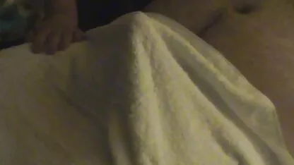 Ibu video xxx anak jepang temanku bermain dengan kakiku.