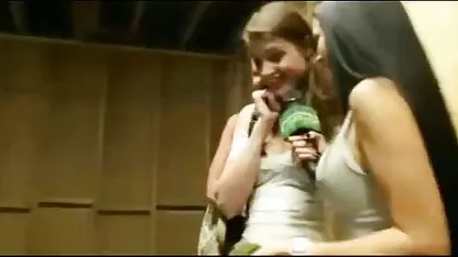 UI. sex jepang vedio Dante menjilat saya.