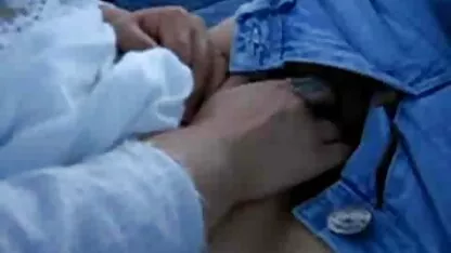 Menggoda anak muda oleh vidio xxx ibu jepang seorang pria tua di lokasi yang berbeda.